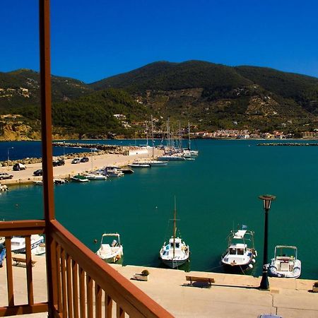 Georgios L Hotel Skopelos Town Bagian luar foto