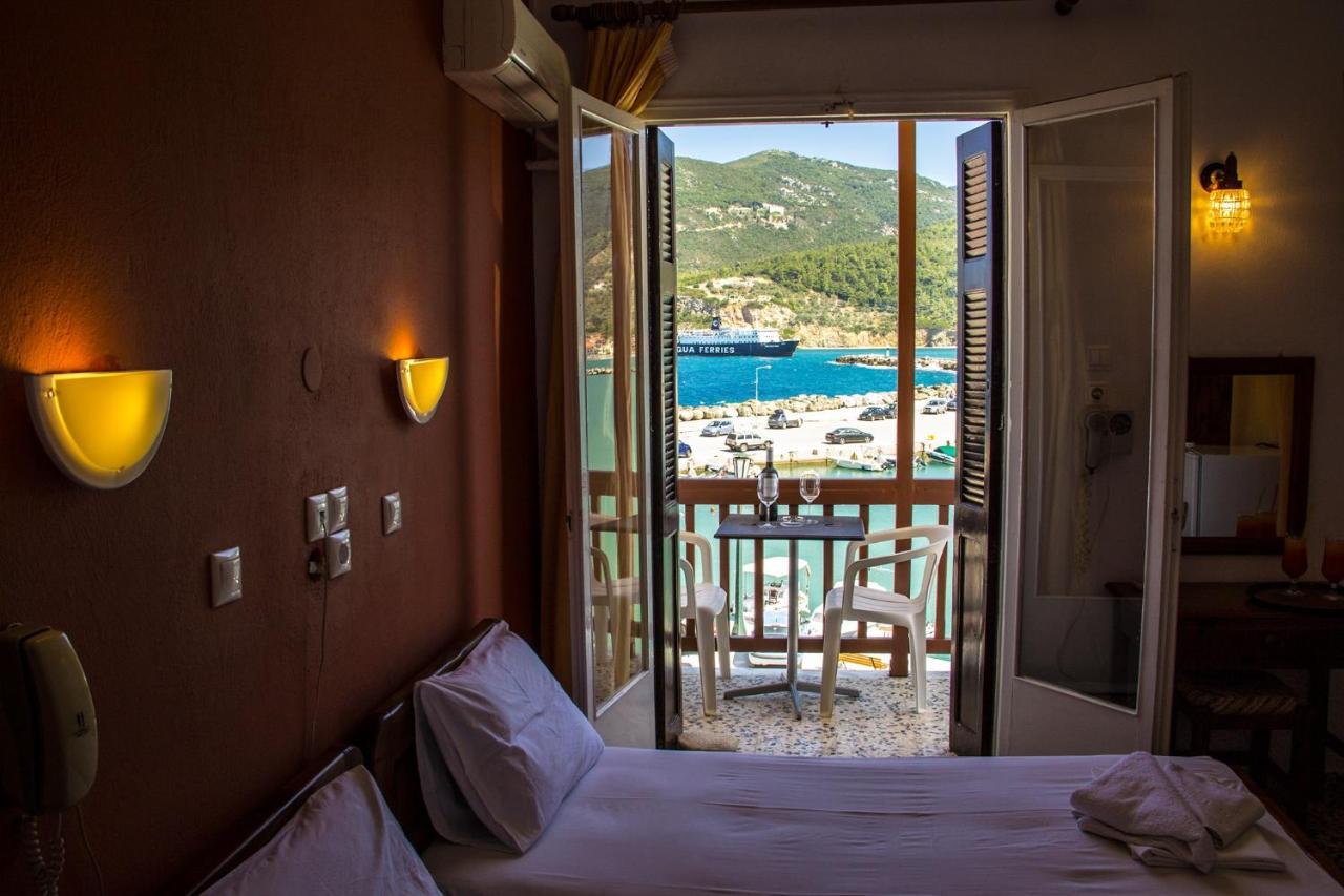 Georgios L Hotel Skopelos Town Bagian luar foto